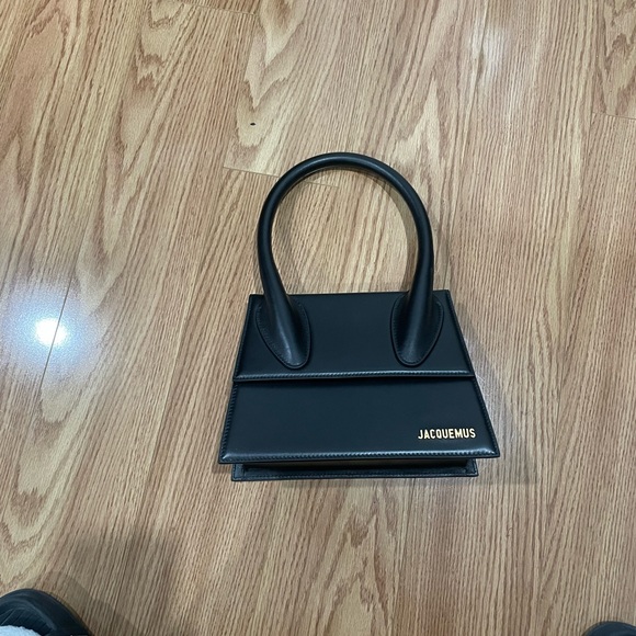 Jacquemus Le Grand Chiquito Crossbody Handbag - Picture 5 of 6